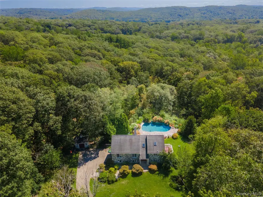 986 Cliff Avenue, Yorktown Heights, NY 10598 - #2