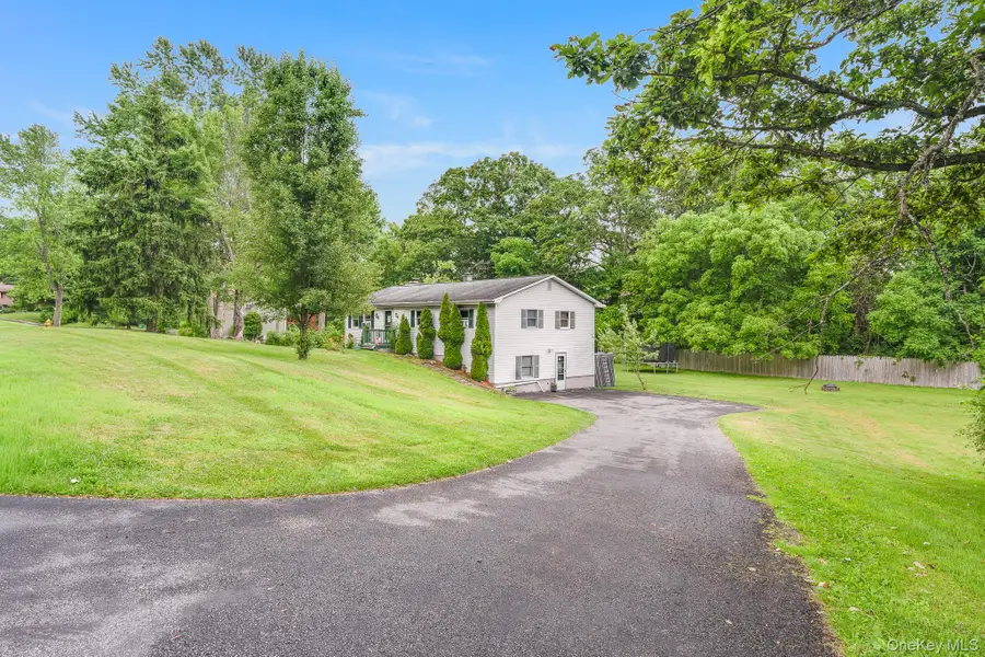 8 Larissa Lane, Wappingers Falls, NY 12590 - #3