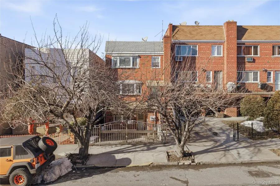 867 Kinsella Street, Bronx, NY 10462 - #2