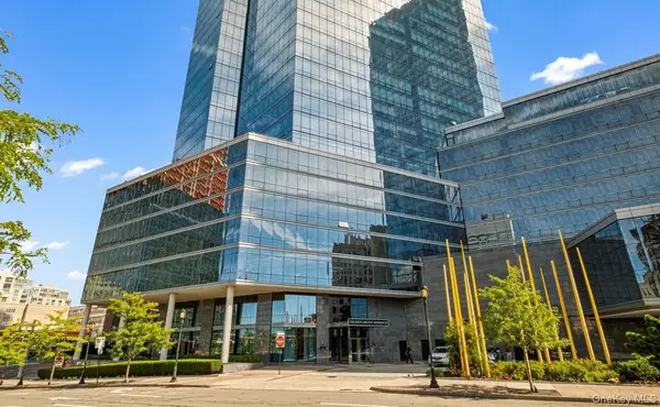 5 Renaissance Square #PH 3E, White Plains, NY 10601