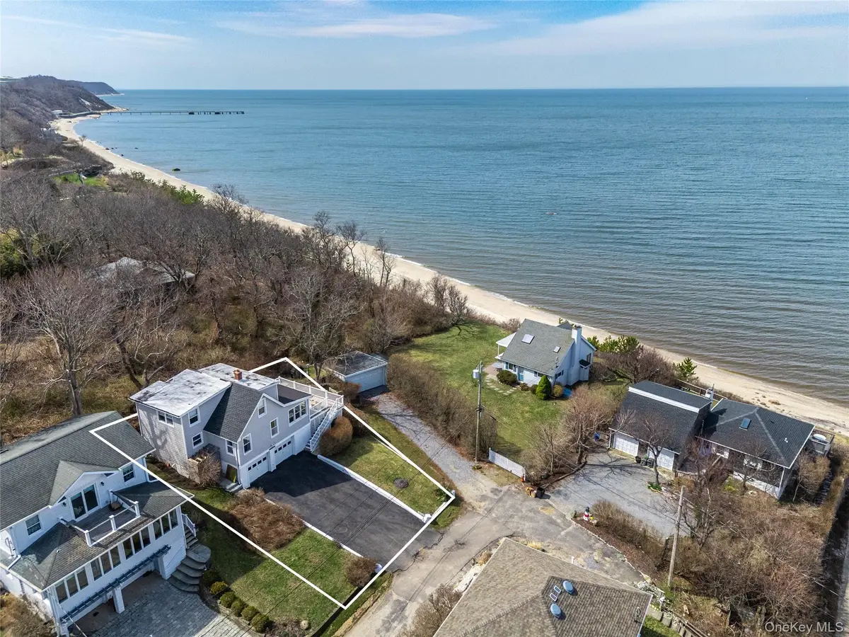 31 W Fairview Avenue, Northville, NY 11901 - #1