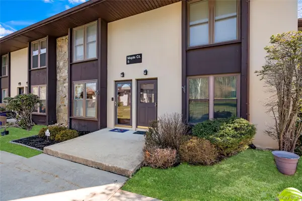 7 Maple Court #7, Selden, NY 11784