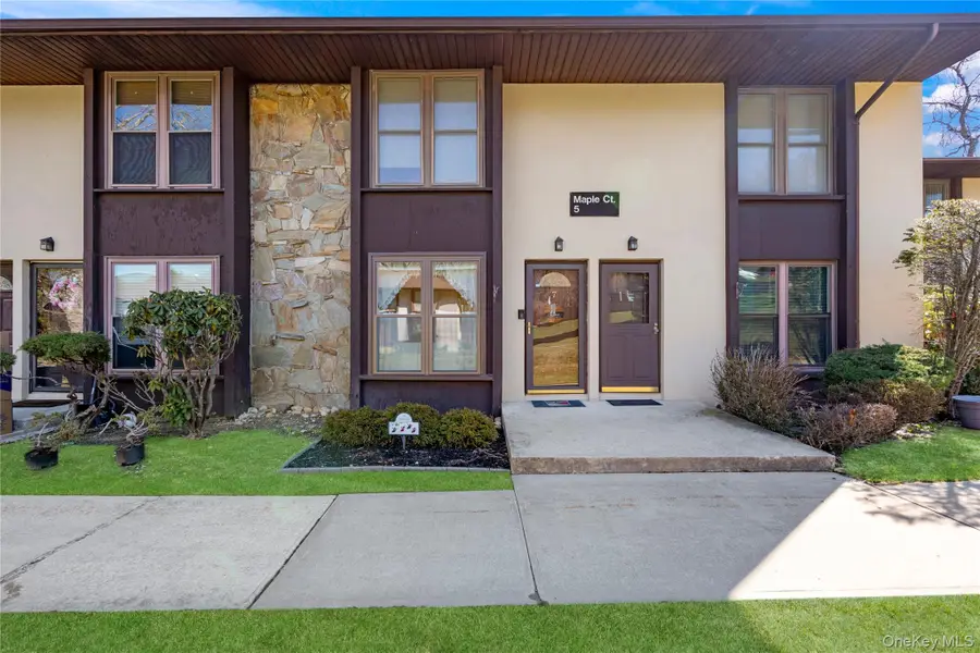 7 Maple Court #7, Selden, NY 11784 - #2