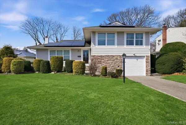 1419 Eric Lane, East Meadow, NY 11554