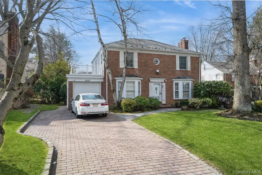 24 Welwyn Road, Great Neck, NY 11021 - #2