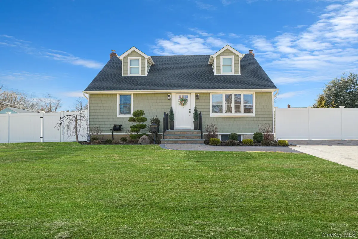 21 Adams Street N, Farmingdale, NY 11735 - #1