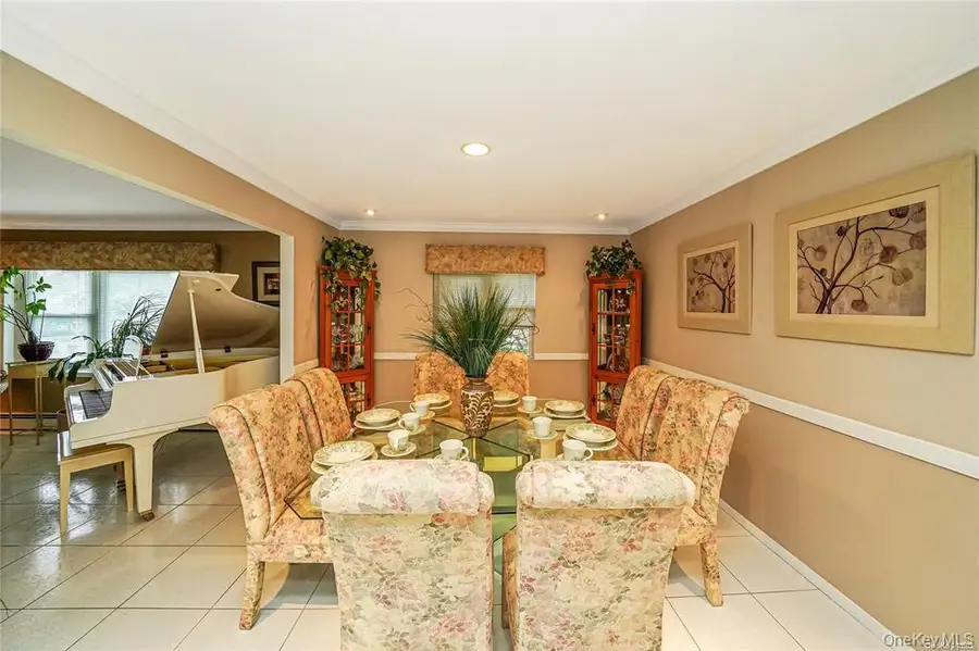 33 Peachtree Lane, Mount Sinai, NY 11766 - #3