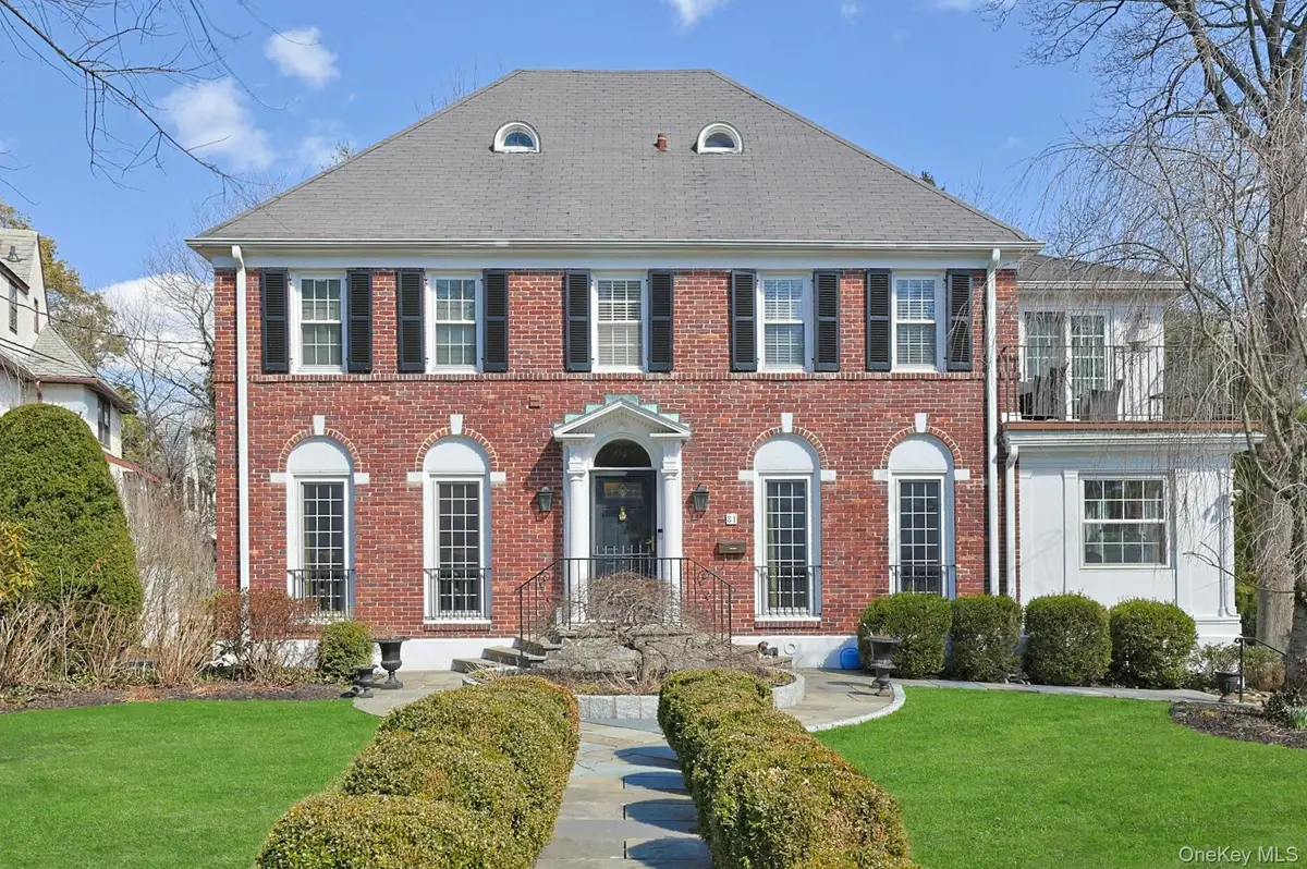 81 Oxford Road, New Rochelle, NY 10804 - #1