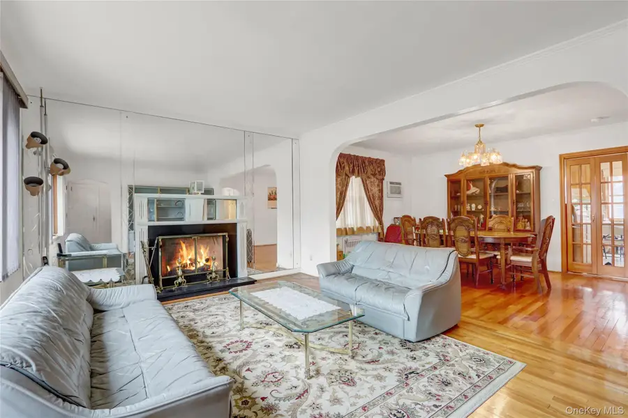 892 Bryant Avenue, New Hyde Park, NY 11040 - #3