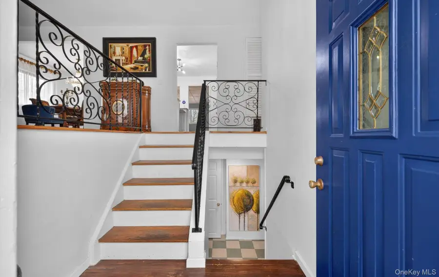 372 Clay Pitts Road, East Northport, NY 11731 - #2