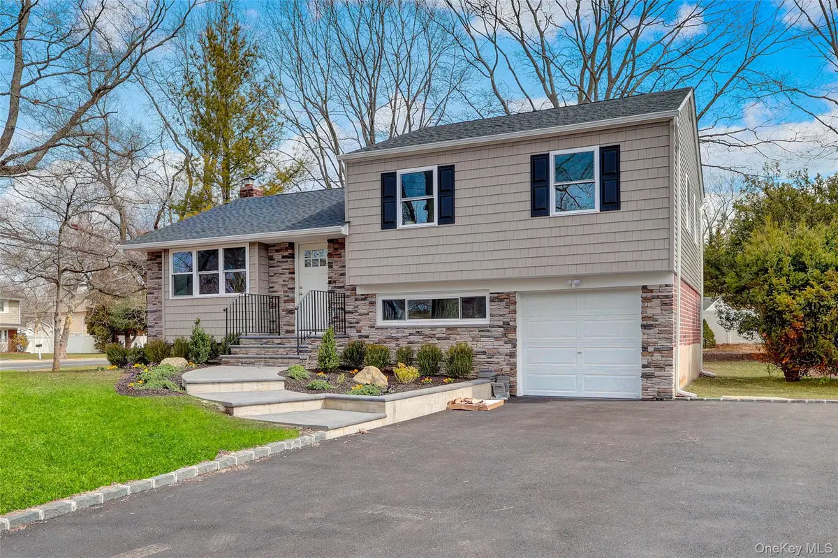 10 Poet Lane, Greenlawn, NY 11740 - #1