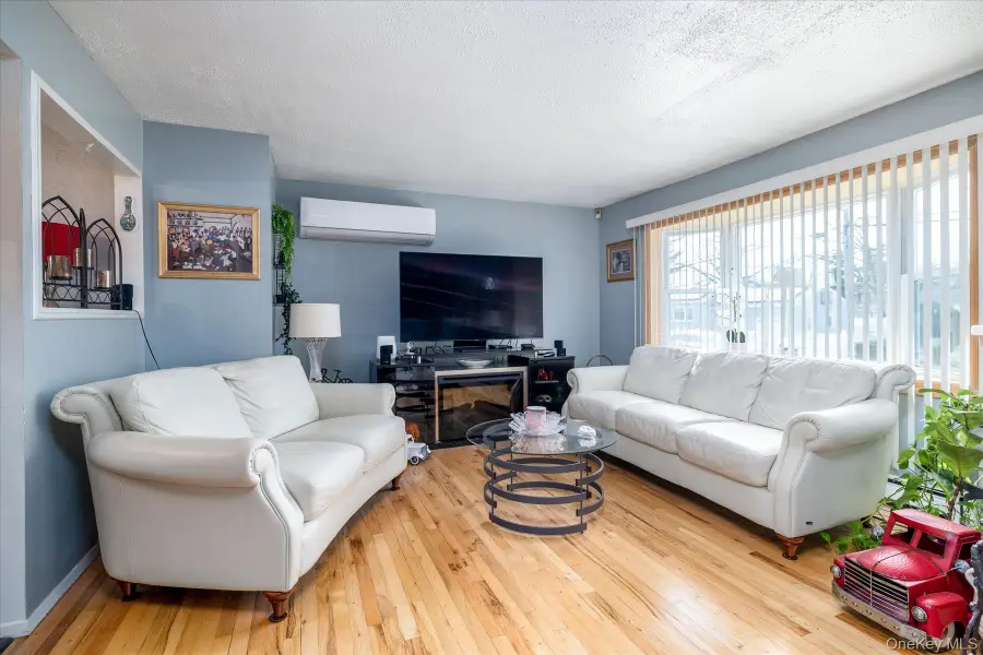 33 Lukens Avenue, Brentwood, NY 11717 - #2