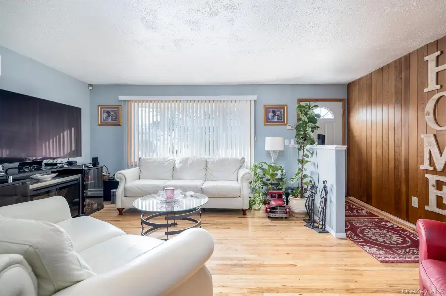 33 Lukens Avenue, Brentwood, NY 11717 - #3