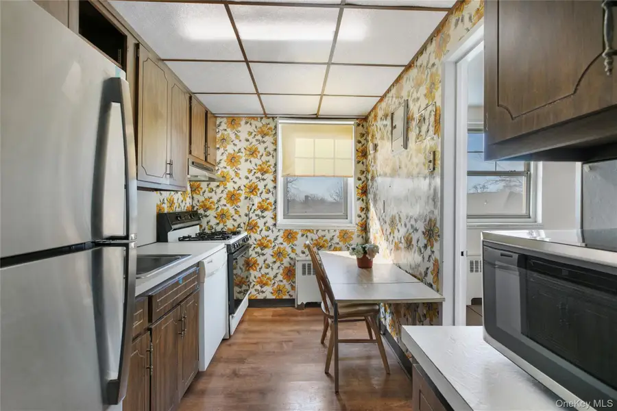 255-14 61st Ave #14, Little Neck, NY 11362 - #3