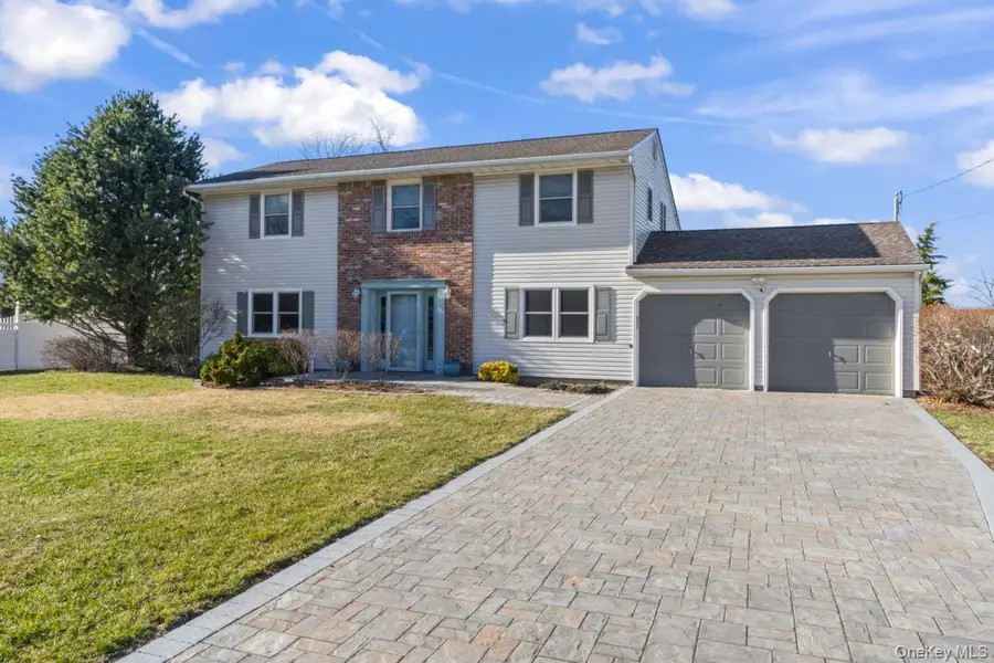 11 Dennard Road, Hauppauge, NY 11788 - #2