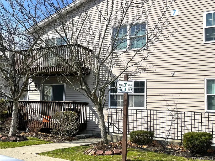 760 E Crooked Hill Road #760, Pearl River, NY 10965 - #3