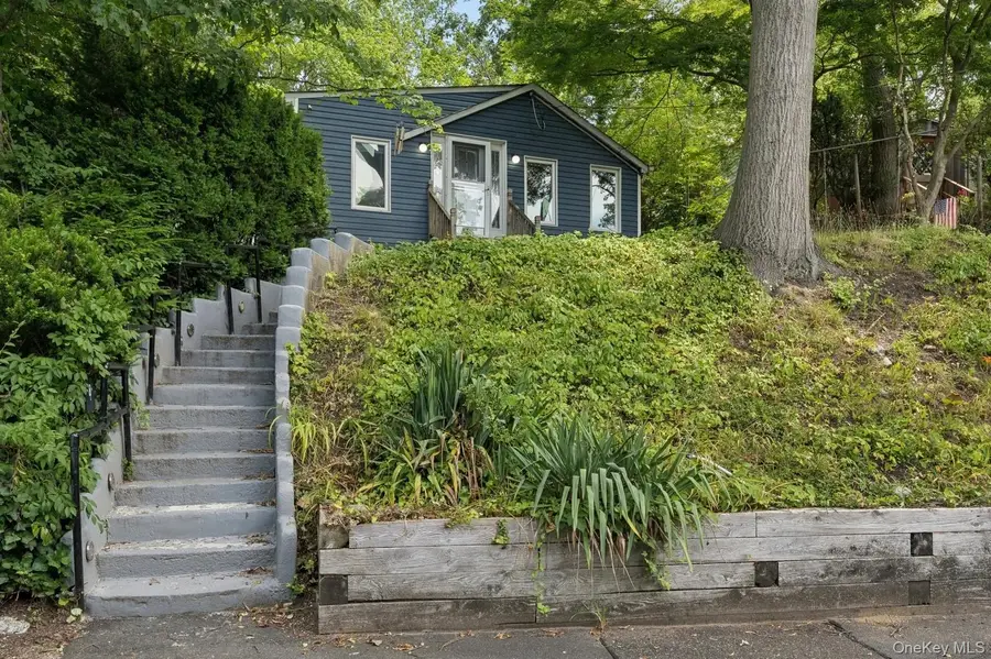 8 Towle Place, Glen Cove, NY 11542 - #2