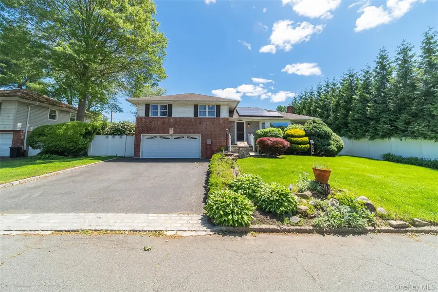 2544 New York Avenue, Melville, NY 11747 - #2