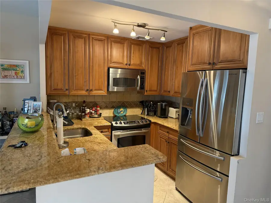 100 W Broadway #6L, Long Beach, NY 11561 - #2