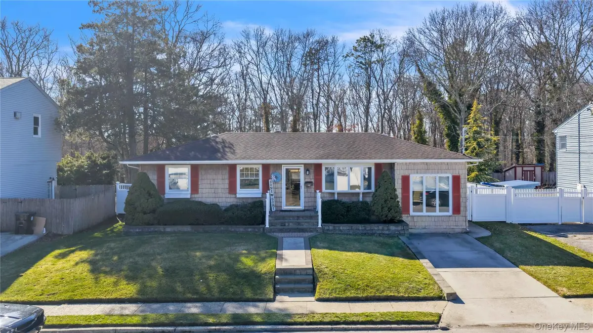 1408 Saint Louis Avenue, Bay Shore, NY 11706 - #1