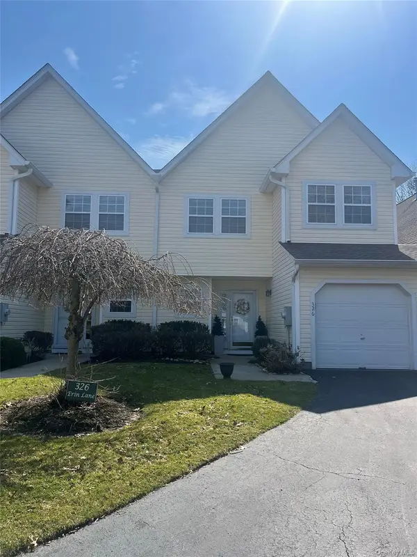 326 Erin Lane, East Setauket, NY 11733