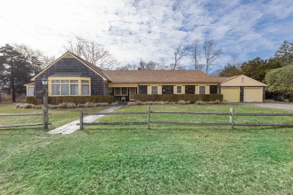 43 Halsey Road, Remsenburg, NY 11901