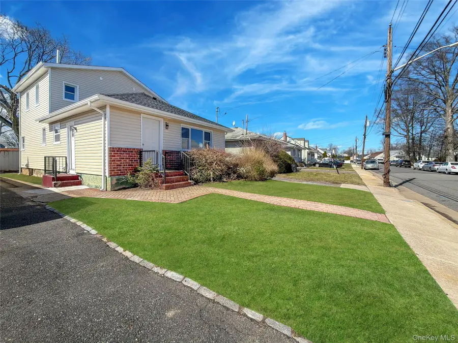 37 Lancaster Place, Hempstead, NY 11550 - #3