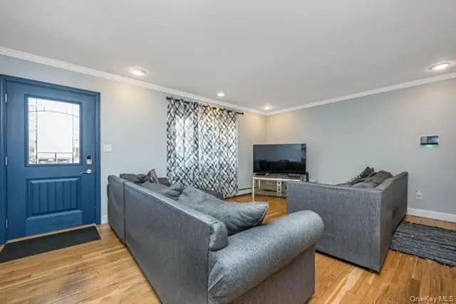 260 New Hampshire Avenue, Bay Shore, NY 11706 - #3