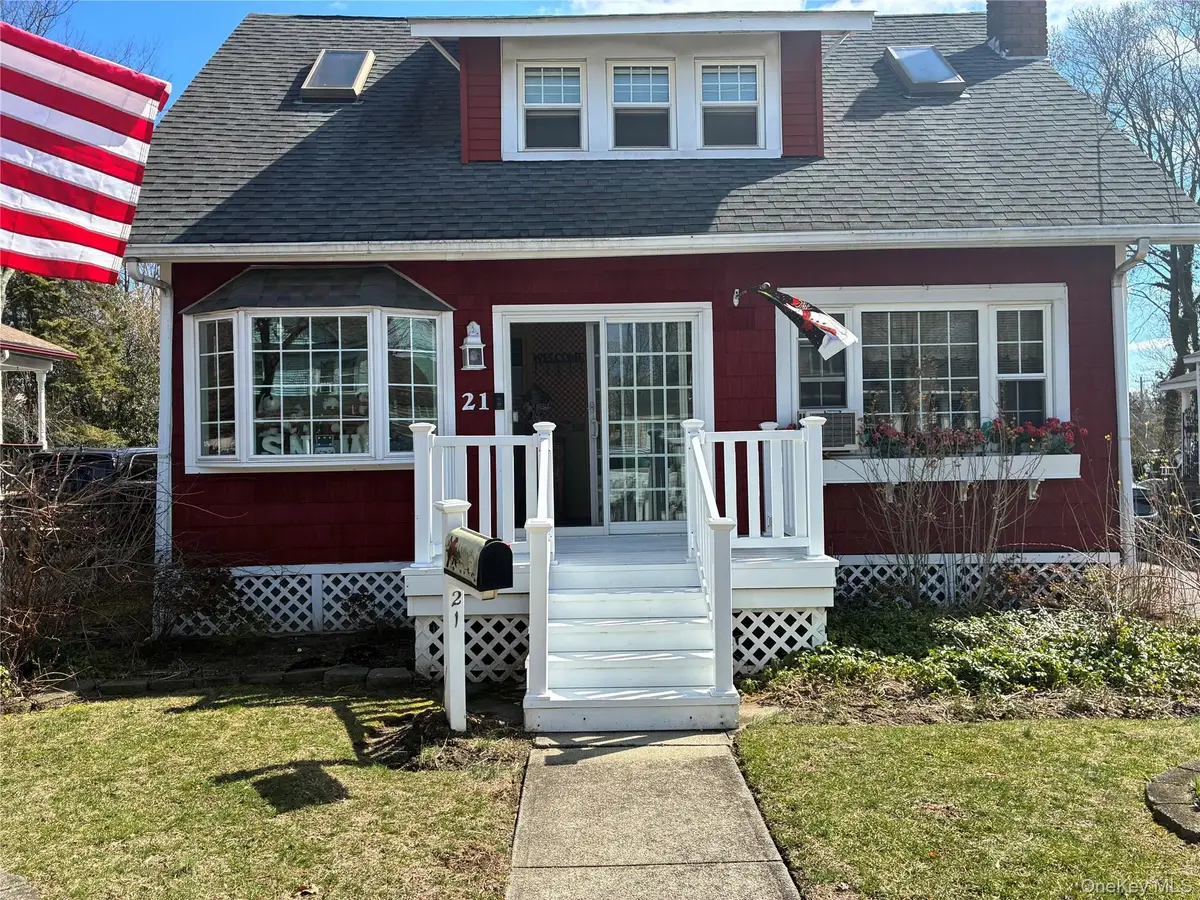 21 Wellington Place, Amityville, NY 11701 - #1
