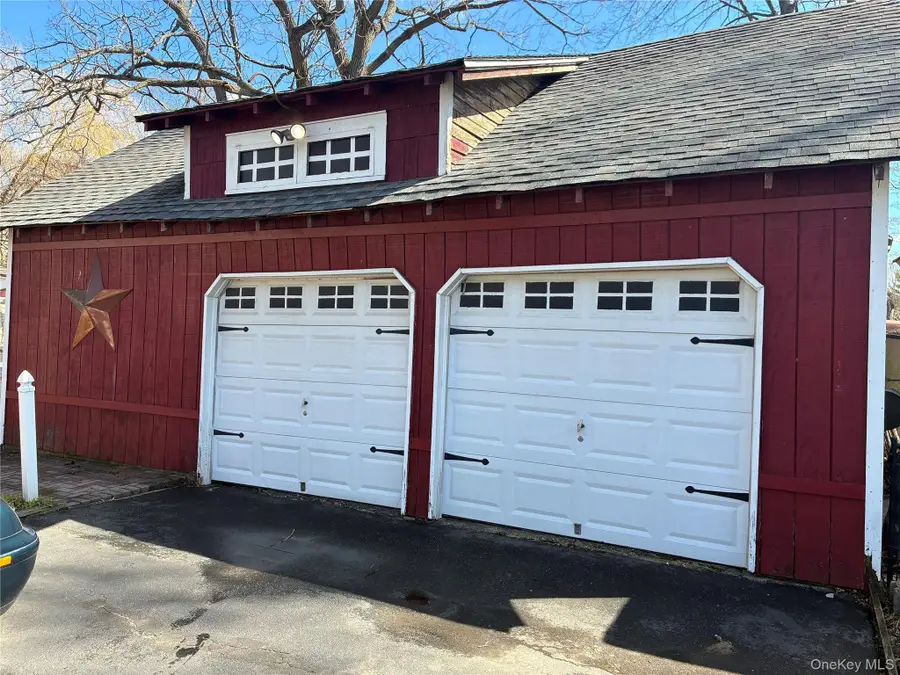 21 Wellington Place, Amityville, NY 11701 - #2