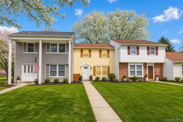 8 Sharpsburg Court, Coram, NY 11727