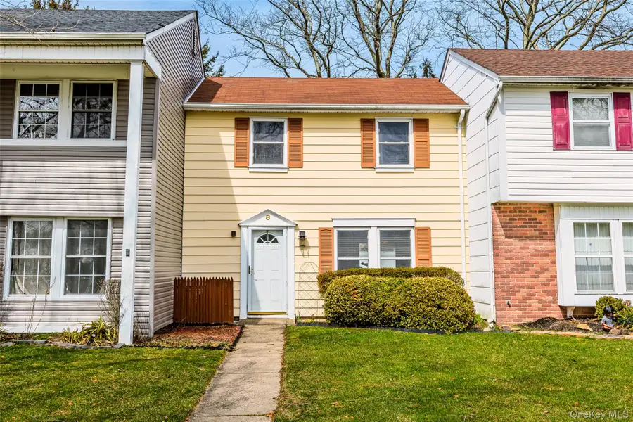 8 Sharpsburg Court, Coram, NY 11727 - #2