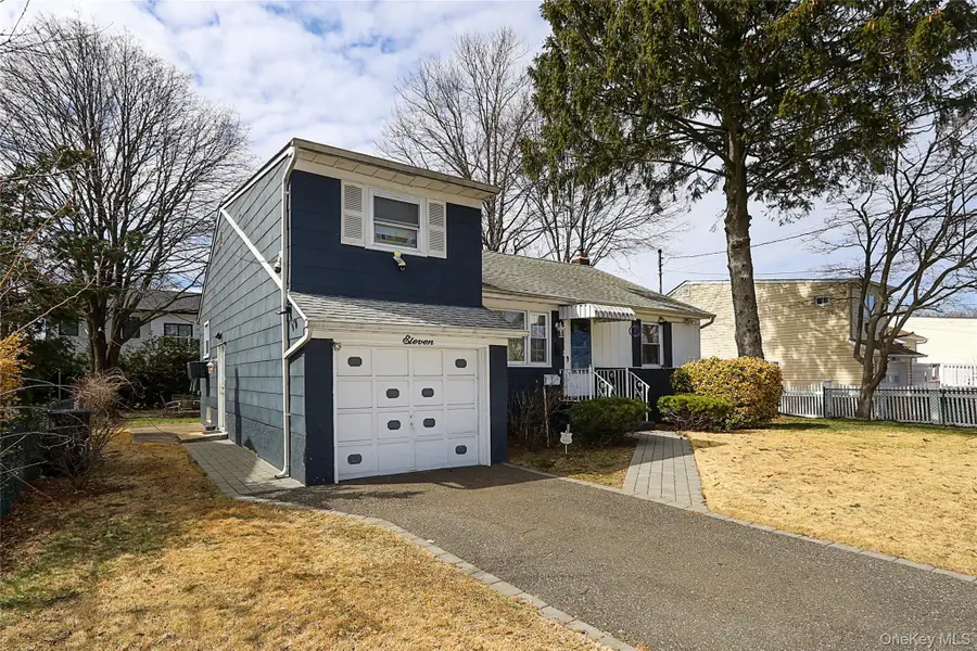 11 Elton Street, Westbury, NY 11590 - #2