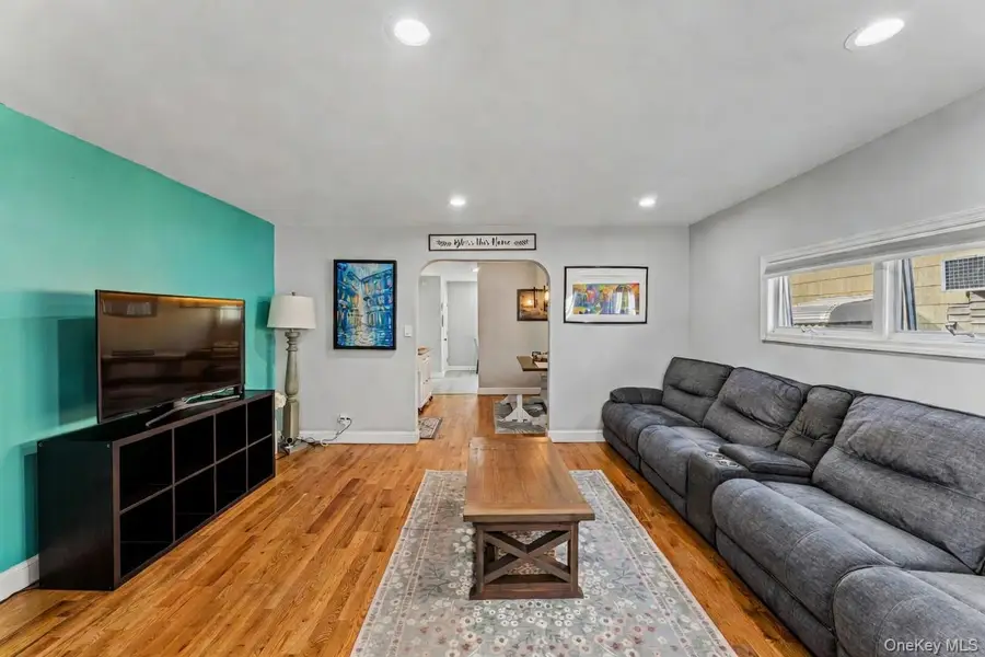 68 Putnam Avenue, Valley Stream, NY 11580 - #2