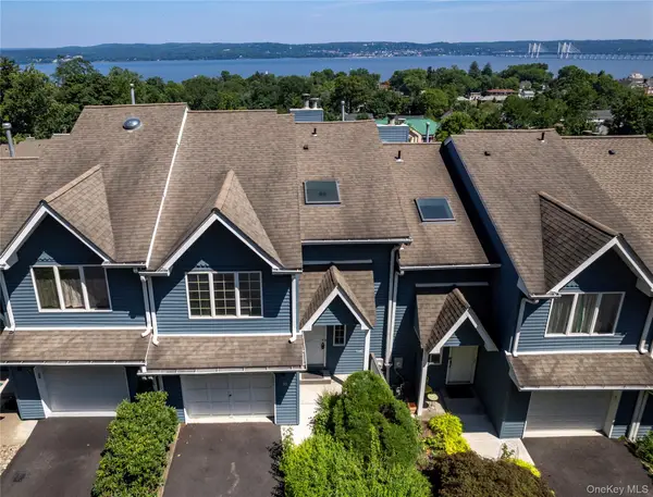 33 Village Gate Way #33, Nyack, NY 10960