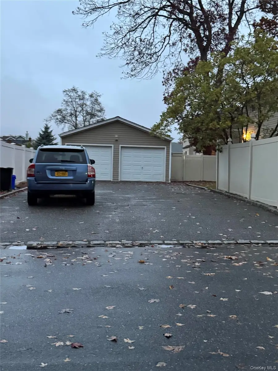 347 Lafayette Street, Copiague, NY 11726 - #3