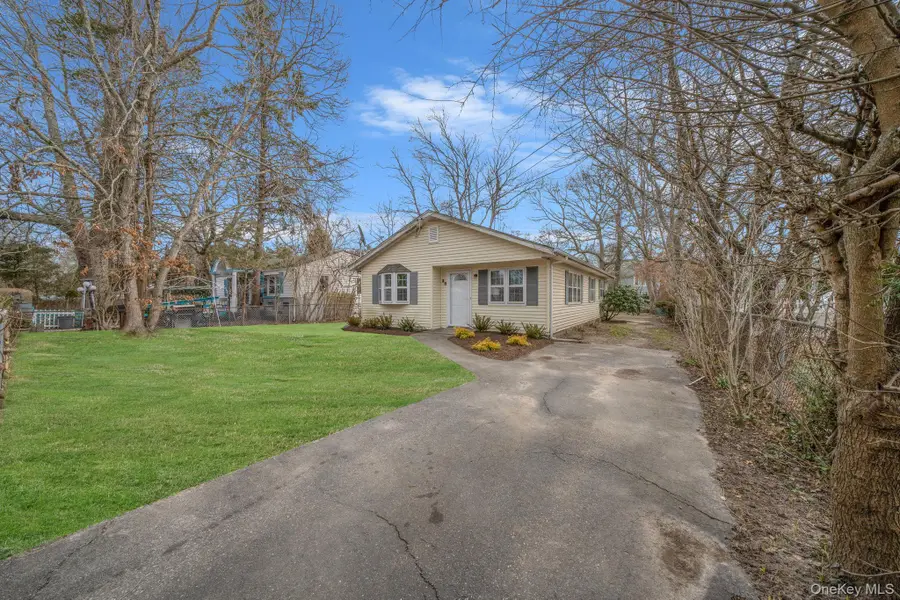 38 Manor Drive, Shirley, NY 11967 - #3