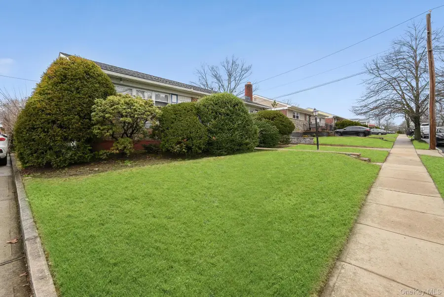 2225 Leighton Road, Elmont, NY 11003 - #3