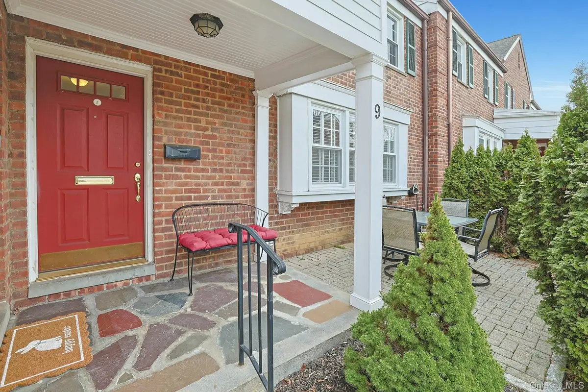 9 Robins Crescent #9, New Rochelle, NY 10801 - #1