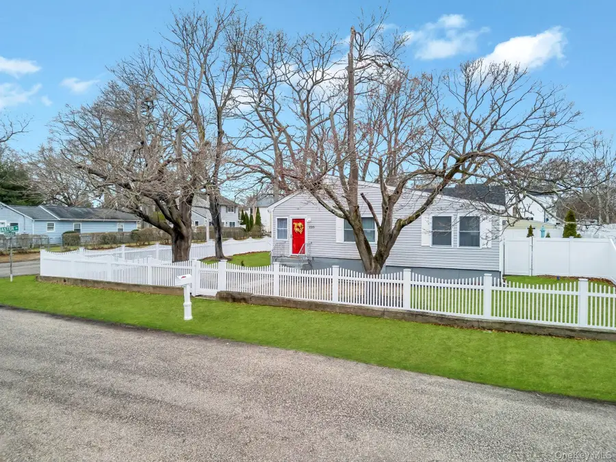 220 Woodycrest Drive, Holtsville, NY 11742 - #3