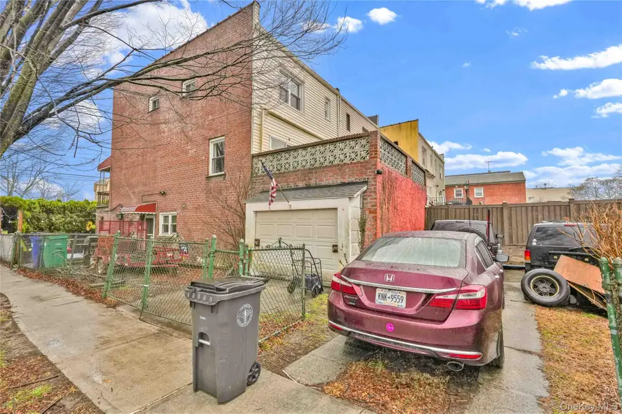 2829 Schurz Avenue, Bronx, NY 10465 - #3