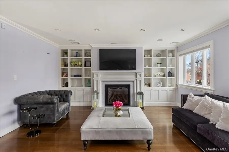 15496 Riverside Drive, Whitestone, NY 11357 - #2