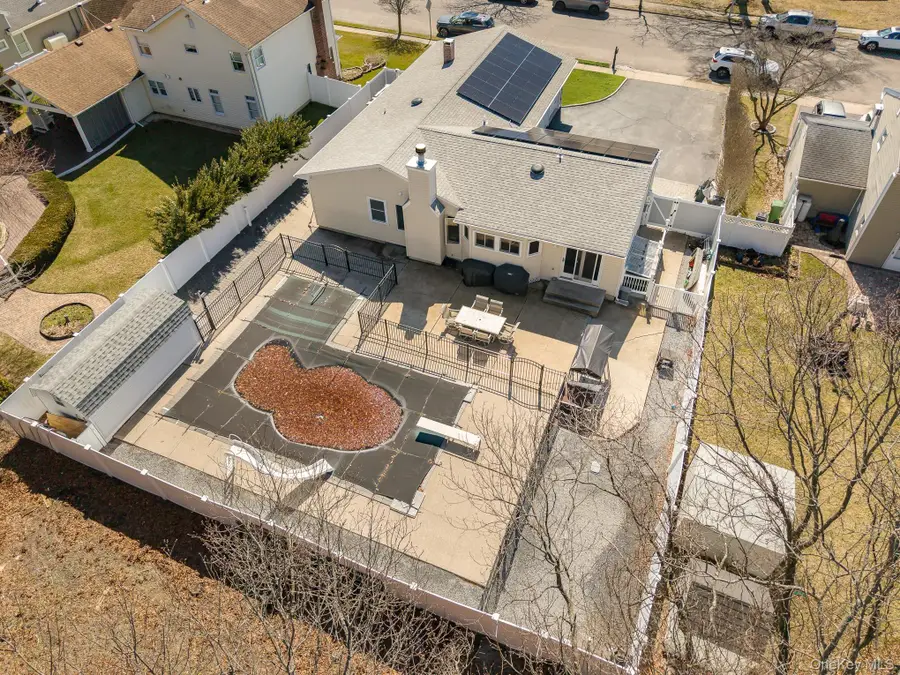 242 Singingwood Drive, Holbrook, NY 11741 - #3