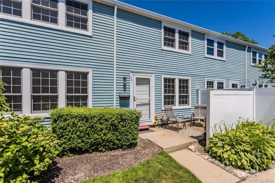 95 Whalers Cove, Babylon, NY 11702 - #2