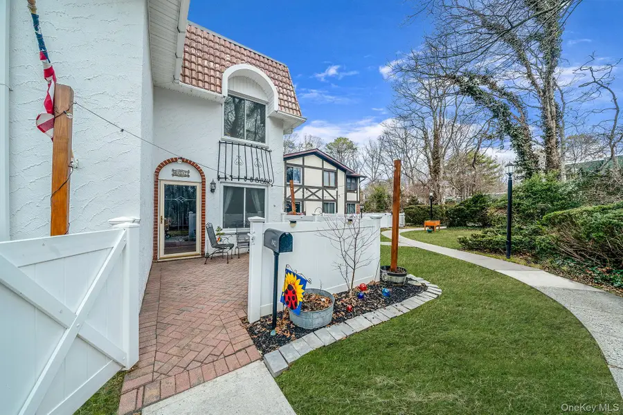 842 Golf Lane, Medford, NY 11763 - #2