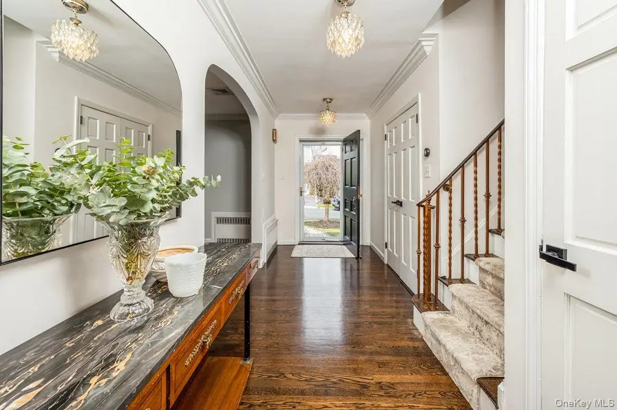 130 Locust Avenue, Scarsdale, NY 10583 - #3