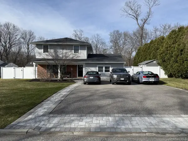 3 Pimlico Court, Commack, NY 11725