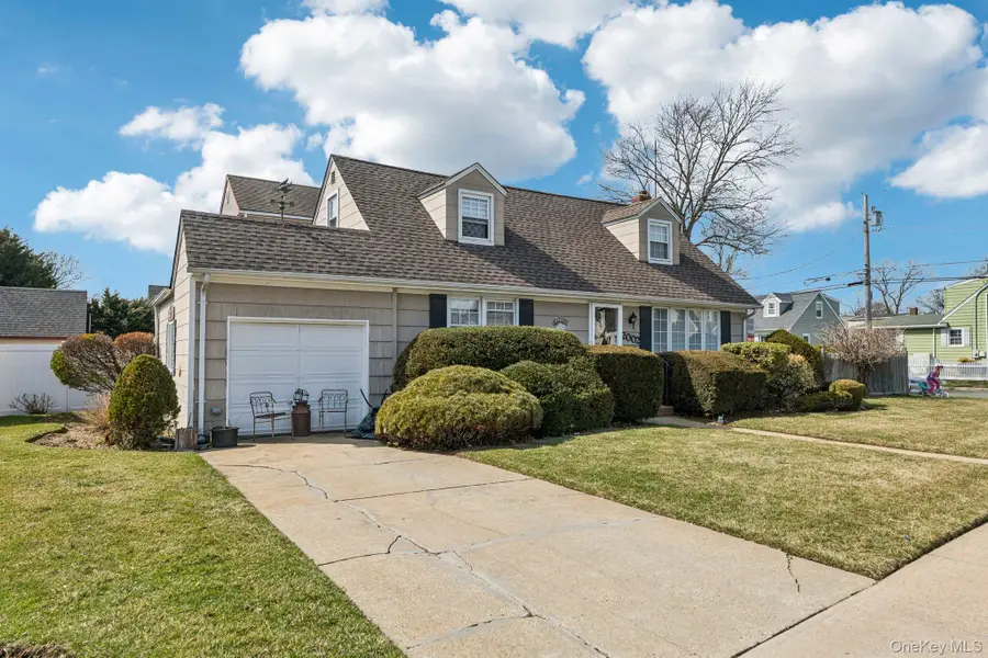 2002 Murray Place, Merrick, NY 11566 - #2