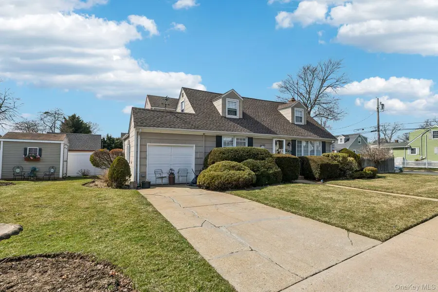 2002 Murray Place, Merrick, NY 11566 - #3