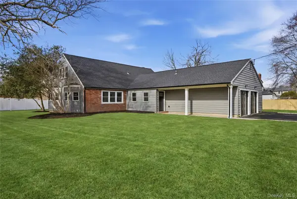 168 Bayview Drive, Oakdale, NY 11769